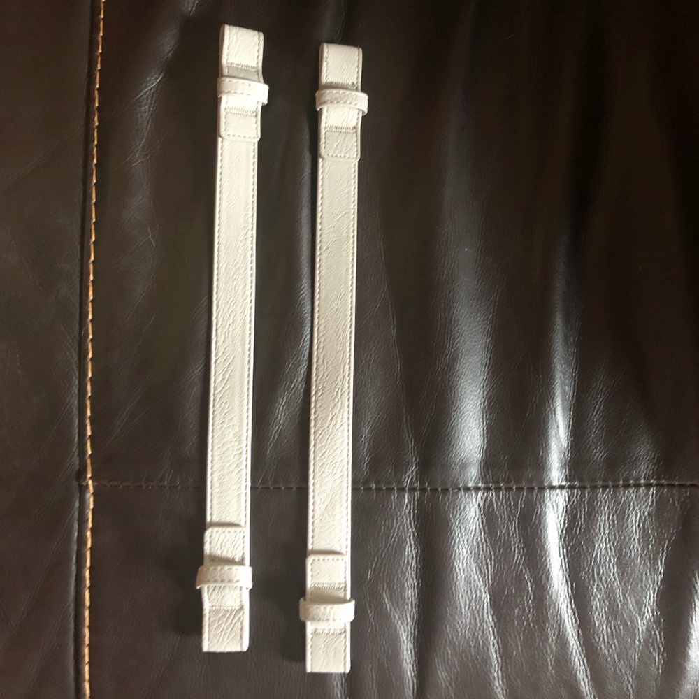 Short grey handles